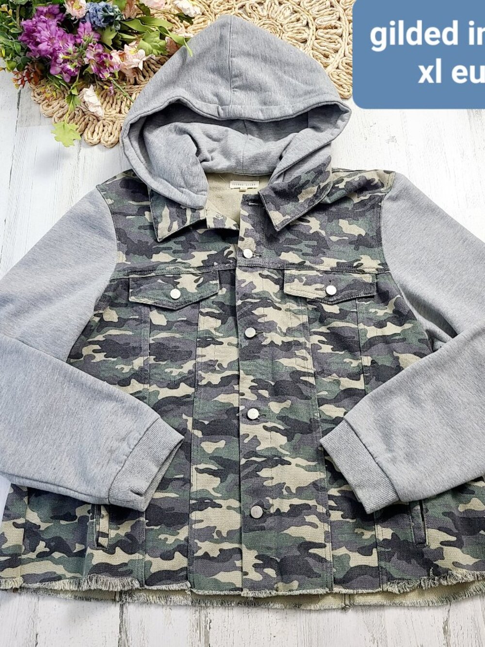 Gildend Intent camo and gray jacket